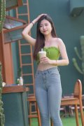操纵职务便人正在地盘开辟、项目承揽等